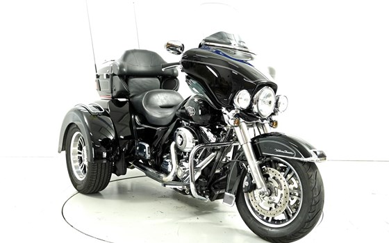 Motorrad Occasion Harley-Davidson Tri Glide Ultra Classic FLHTCUTG - Bild 2