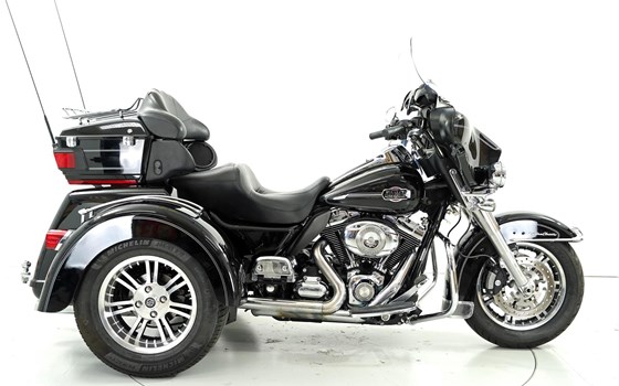 Motorrad Occasion Harley-Davidson Tri Glide Ultra Classic FLHTCUTG - Bild 4