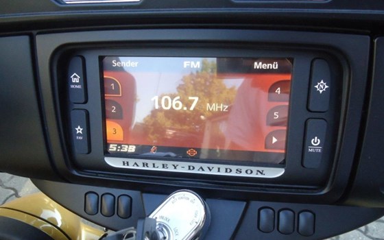 Gebrauchtmotorrad Harley-Davidson Tri Glide Ultra Classic FLHTCUTG - Bild 2