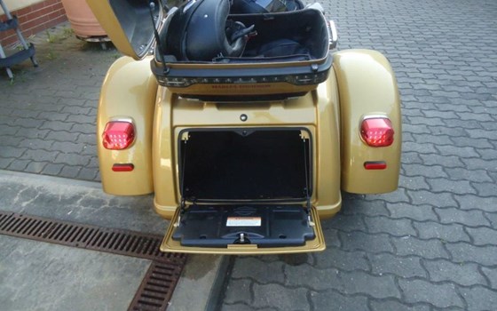 Gebrauchtmotorrad Harley-Davidson Tri Glide Ultra Classic FLHTCUTG - Bild 4