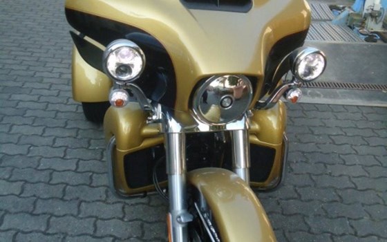 Gebrauchtmotorrad Harley-Davidson Tri Glide Ultra Classic FLHTCUTG - Bild 6