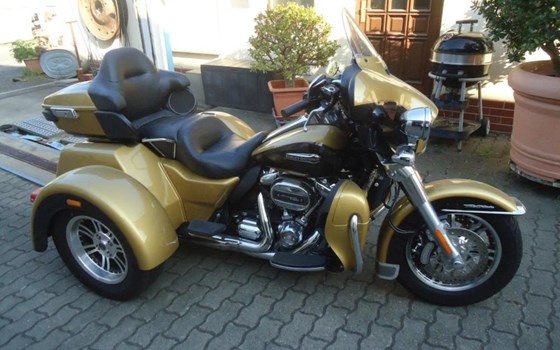 Gebrauchtmotorrad Harley-Davidson Tri Glide Ultra Classic FLHTCUTG - Bild 8