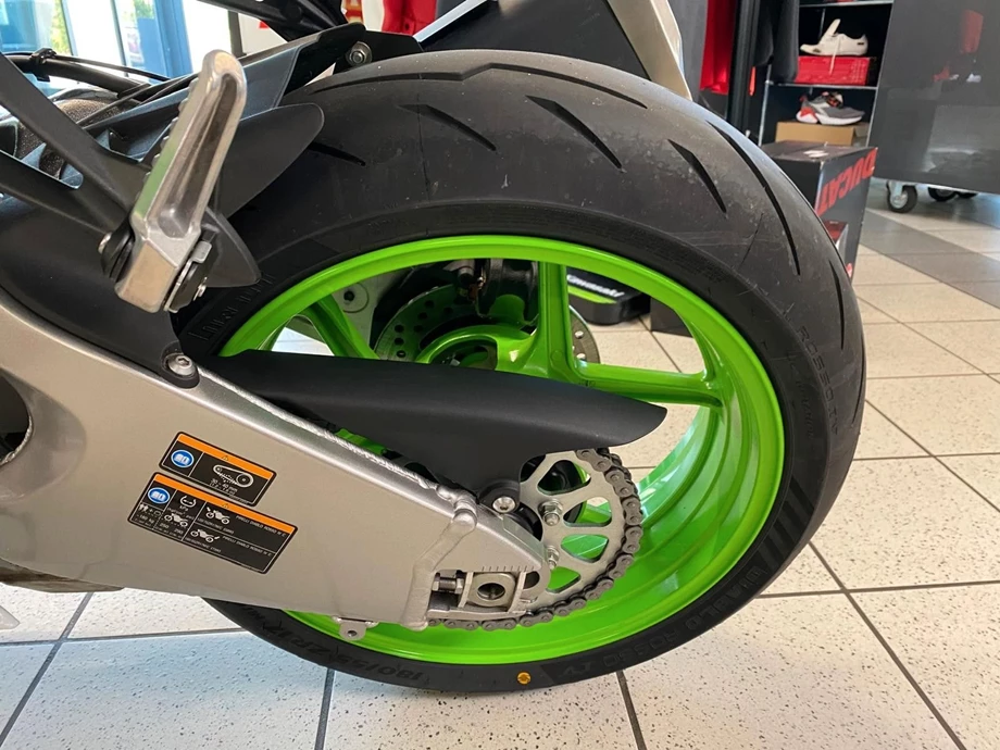Angebot Kawasaki Ninja ZX-6R 40th Anniversary Edition Bild 13: Angebot Kawasaki Ninja ZX-6R 40th Anniversary Edition