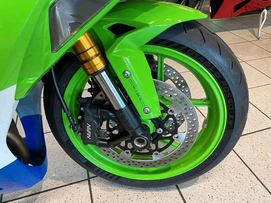 Angebot Kawasaki Ninja ZX-6R 40th Anniversary Edition Bild 6: Angebot Kawasaki Ninja ZX-6R 40th Anniversary Edition