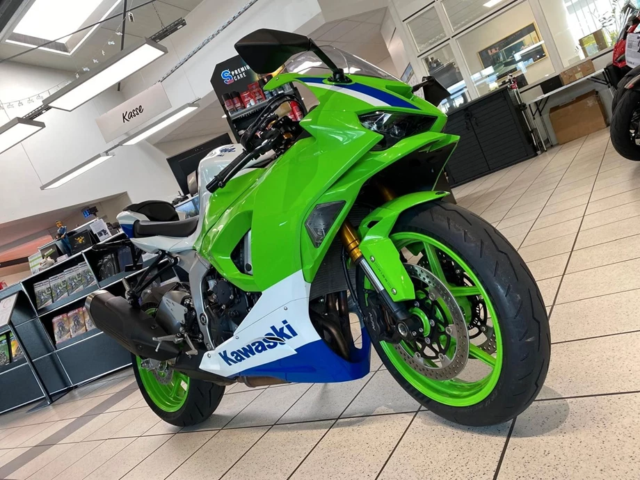 Angebot Kawasaki Ninja ZX-6R 40th Anniversary Edition Bild 8: Angebot Kawasaki Ninja ZX-6R 40th Anniversary Edition