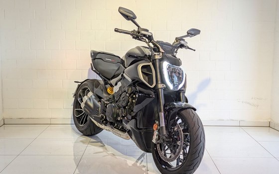 Gebrauchtmotorrad Ducati Diavel V4 - Bild 1