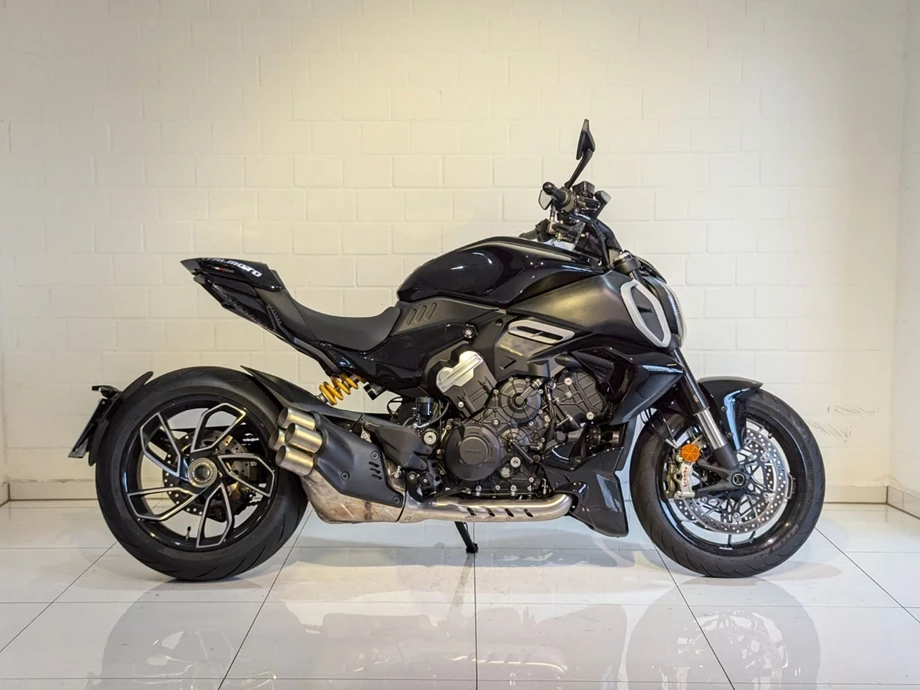 Angebot Ducati Diavel V4 Bild 2: Angebot Ducati Diavel V4