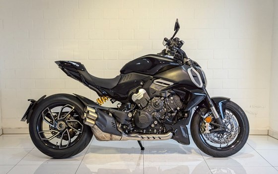 Gebrauchtmotorrad Ducati Diavel V4 - Bild 2