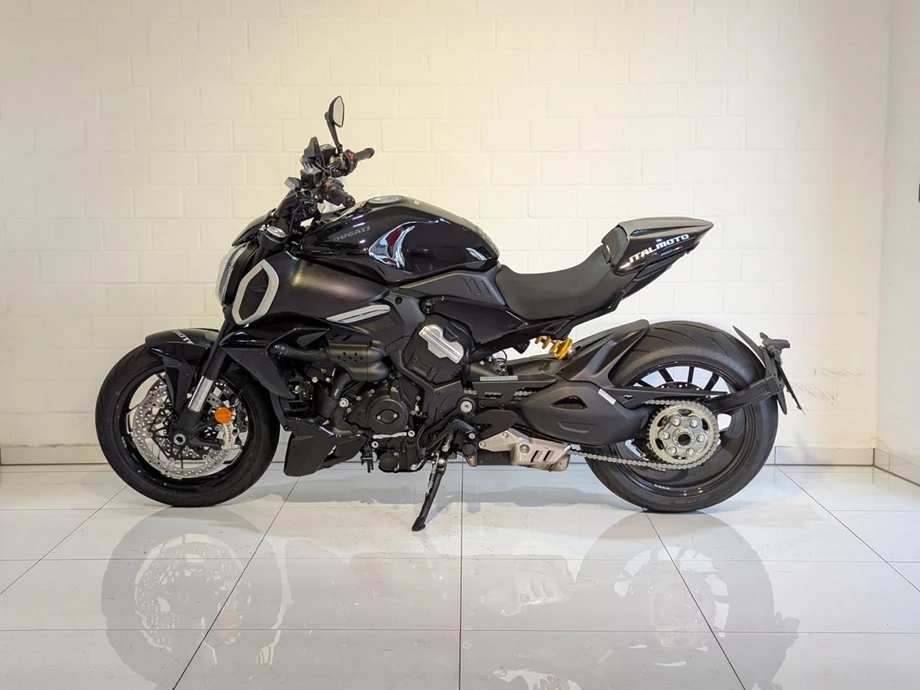 Angebot Ducati Diavel V4 Bild 3: Angebot Ducati Diavel V4