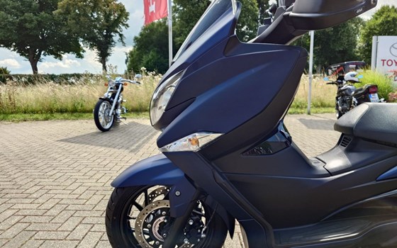 Gebrauchtmotorrad Suzuki Burgman 400 - Bild 7