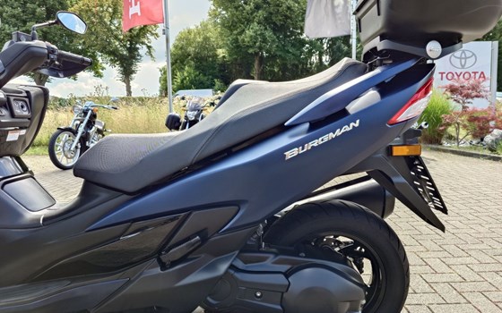 Gebrauchtmotorrad Suzuki Burgman 400 - Bild 8