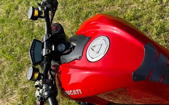 Gebrauchtmotorrad Ducati Streetfighter 848 - Bild 10 Gebrauchtmotorrad Ducati Streetfighter 848 - Bild 10