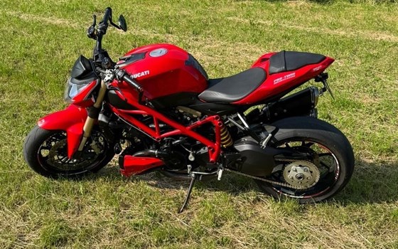 Gebrauchtmotorrad Ducati Streetfighter 848 - Bild 3 Gebrauchtmotorrad Ducati Streetfighter 848 - Bild 3