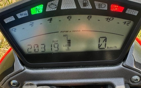 Gebrauchtmotorrad Ducati Streetfighter 848 - Bild 6 Gebrauchtmotorrad Ducati Streetfighter 848 - Bild 6