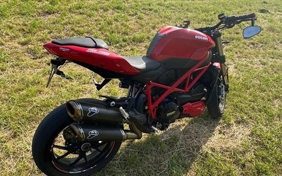 Gebrauchtmotorrad Ducati Streetfighter 848 - Bild 9 Gebrauchtmotorrad Ducati Streetfighter 848 - Bild 9