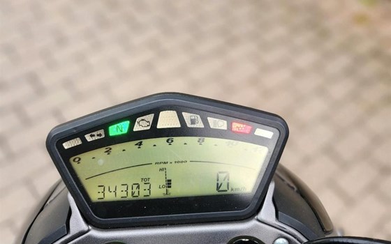 Gebrauchtmotorrad Ducati Streetfighter 848 - Bild 3 Gebrauchtmotorrad Ducati Streetfighter 848 - Bild 3