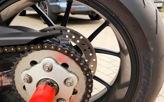 Gebrauchtmotorrad Ducati Streetfighter 848 - Bild 8 Gebrauchtmotorrad Ducati Streetfighter 848 - Bild 8