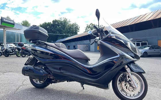 Gebrauchtmotorrad Piaggio X10 350 i.e. - Bild 2 Gebrauchtmotorrad Piaggio X10 350 i.e. - Bild 2