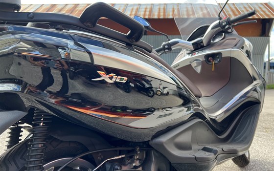 Gebrauchtmotorrad Piaggio X10 350 i.e. - Bild 3 Gebrauchtmotorrad Piaggio X10 350 i.e. - Bild 3
