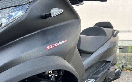 Gebrauchtmotorrad Piaggio MP3 500 hpe Sport Advanced - Bild 2 Gebrauchtmotorrad Piaggio MP3 500 hpe Sport Advanced - Bild 2