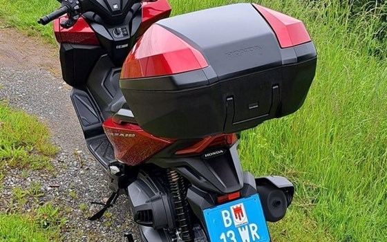 Gebrauchtmotorrad Honda Forza 350 - Bild 2 Gebrauchtmotorrad Honda Forza 350 - Bild 2