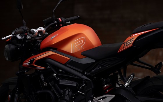 Neufahrzeug Triumph Street Triple 765 R A2 - Bild 11
