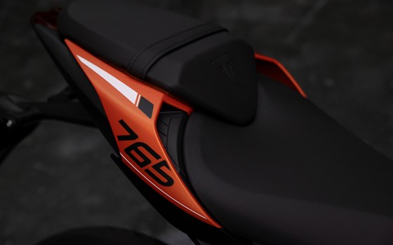 Neufahrzeug Triumph Street Triple 765 R A2 - Bild 19