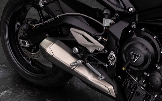 Neufahrzeug Triumph Street Triple 765 R A2 - Bild 21