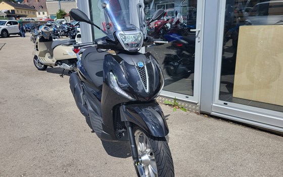 Gebrauchtmotorrad Piaggio Beverly 400 - Bild 2 Gebrauchtmotorrad Piaggio Beverly 400 - Bild 2