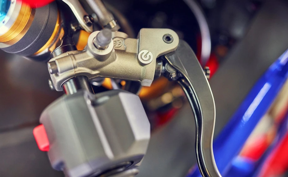 Angebot Honda CBR1000RR-R Fireblade SP Bild 8: Angebot Honda CBR1000RR-R Fireblade SP