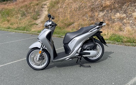 Gebrauchtmotorrad Honda SH150i - Bild 3