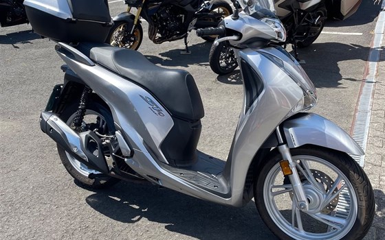 Gebrauchtmotorrad Honda SH150i - Bild 6