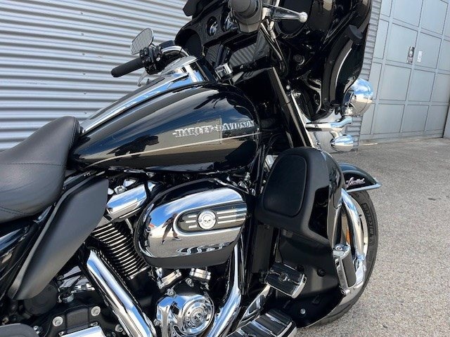 Harley-Davidson Touring Electra Glide Ultra Limited FLHTK (Vivid Black) - Bild 3