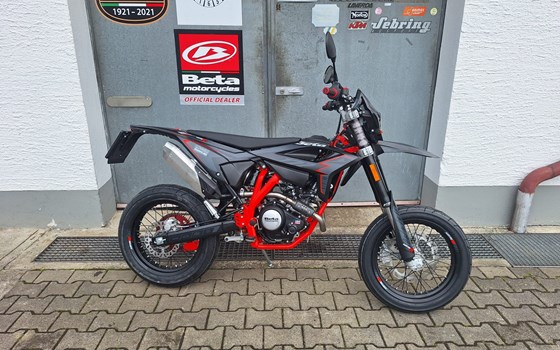 Neufahrzeug Beta RR 4T 125 R - Bild 1 Neufahrzeug Beta RR 4T 125 R - Bild 1