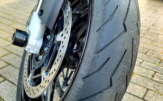 Gebrauchtmotorrad Aprilia Tuono V4 1100 - Bild 6