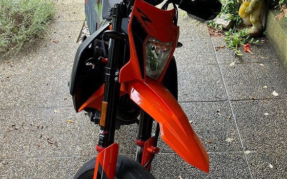 Gebrauchtmotorrad KTM 690 SMC R - Bild 5 Gebrauchtmotorrad KTM 690 SMC R - Bild 5