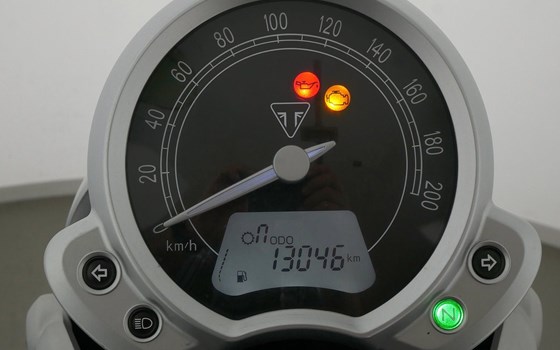 Gebrauchtmotorrad Triumph Street Twin - Bild 7