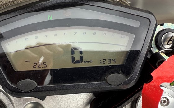 Gebrauchtmotorrad SWM SM 125 R - Bild 3 Gebrauchtmotorrad SWM SM 125 R - Bild 3
