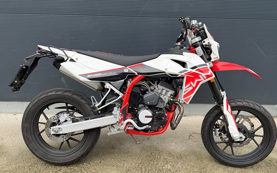 Gebrauchtmotorrad SWM SM 125 R - Bild 1 Gebrauchtmotorrad SWM SM 125 R - Bild 1