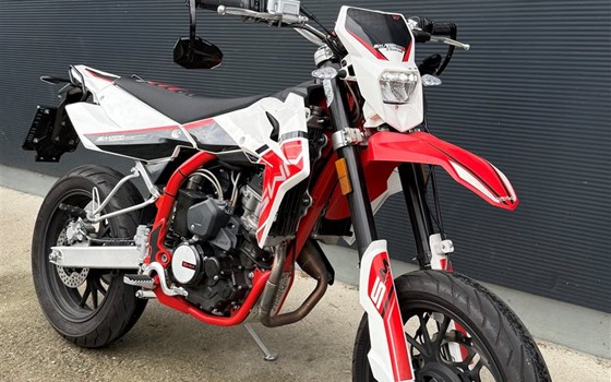 Gebrauchtmotorrad SWM SM 125 R - Bild 2 Gebrauchtmotorrad SWM SM 125 R - Bild 2