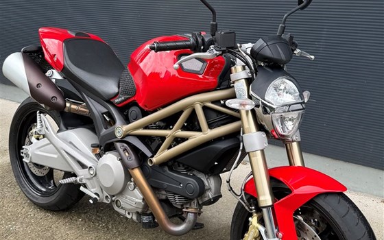 Gebrauchtmotorrad Ducati Monster 696 - Bild 2 Gebrauchtmotorrad Ducati Monster 696 - Bild 2