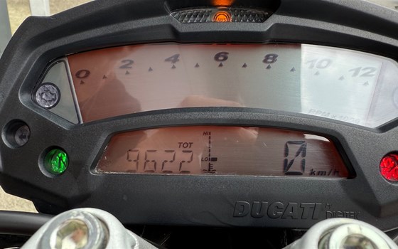 Gebrauchtmotorrad Ducati Monster 696 - Bild 3 Gebrauchtmotorrad Ducati Monster 696 - Bild 3