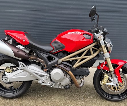 Gebrauchtmotorrad Ducati Monster 696