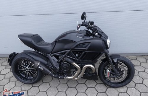 Gebrauchtmotorrad Ducati Diavel 1200 Dark