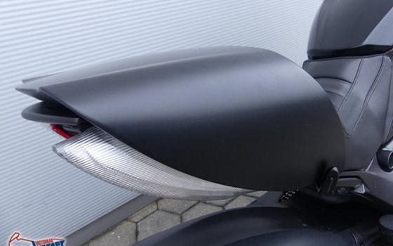 Gebrauchtmotorrad Ducati Diavel 1200 Dark - Bild 5