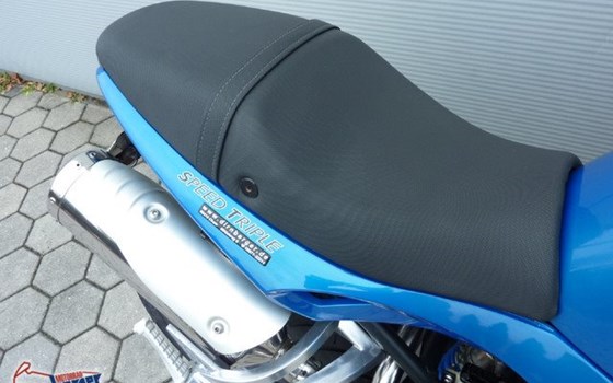 Gebrauchtmotorrad Triumph Speed Triple 1050 - Bild 4