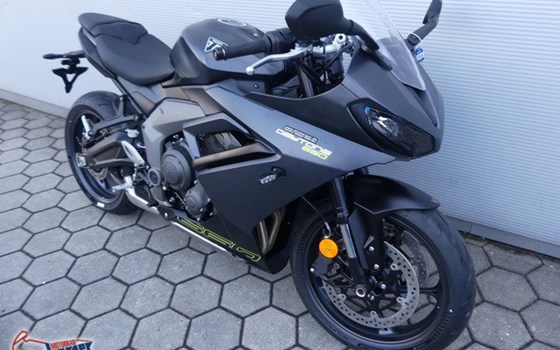 Gebrauchtmotorrad Triumph Daytona 660 - Bild 4