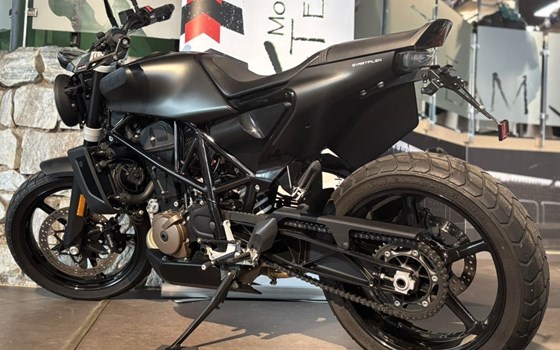 Gebrauchtmotorrad Husqvarna Svartpilen 701 - Bild 9