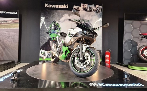 Gebrauchtmotorrad Kawasaki Ninja 7 Hybrid - Bild 2