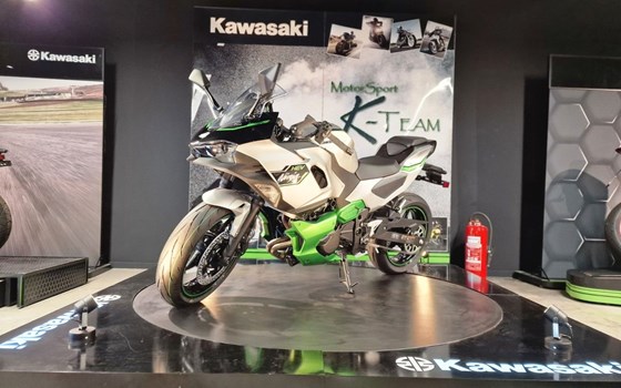 Gebrauchtmotorrad Kawasaki Ninja 7 Hybrid - Bild 6